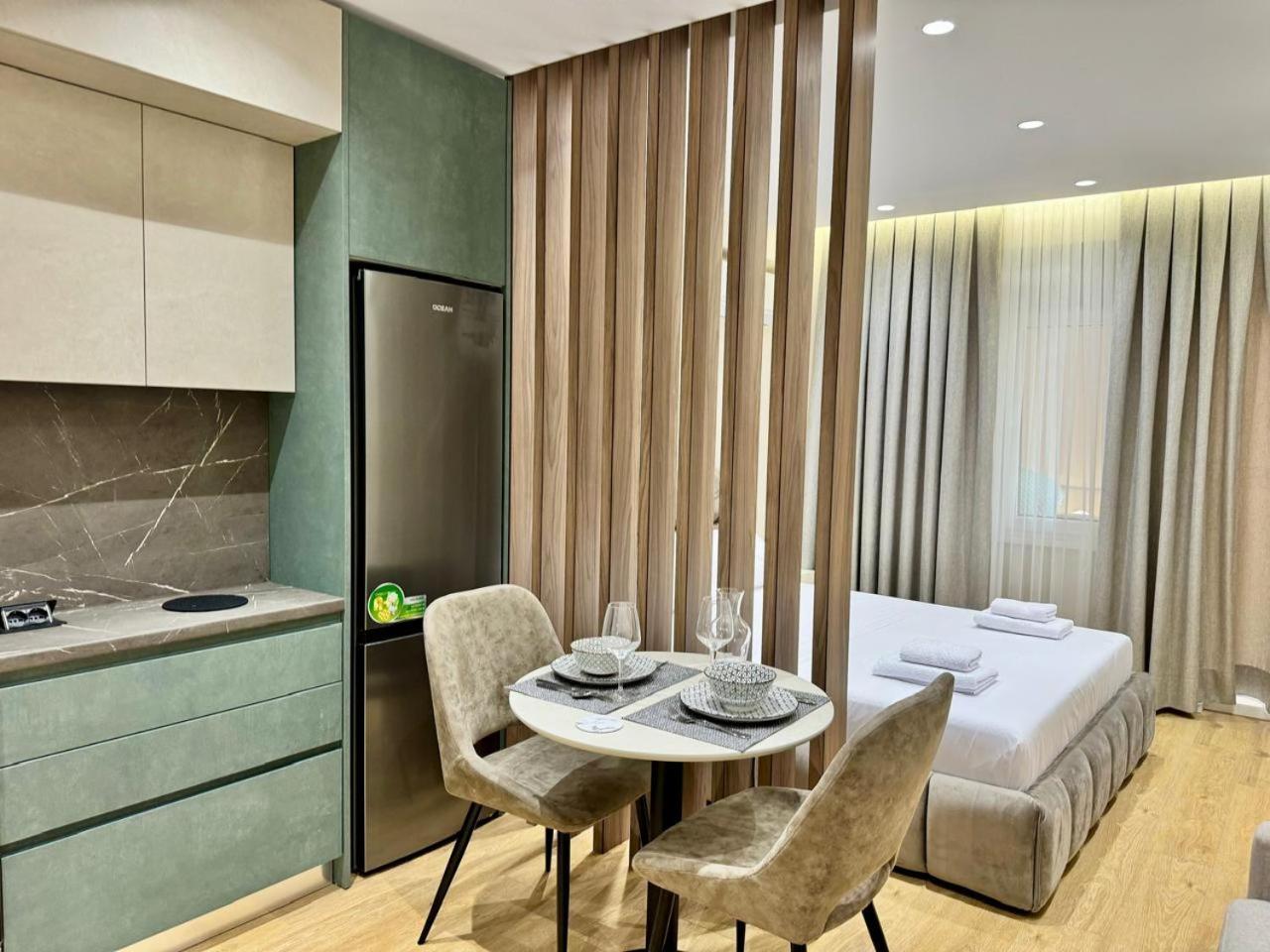 E&R Apartments At Myslym Shyri Tirana Exterior photo