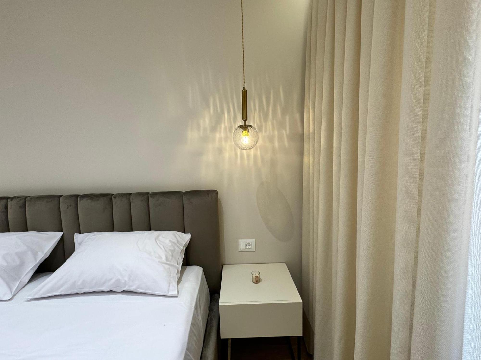 E&R Apartments At Myslym Shyri Tirana Exterior photo
